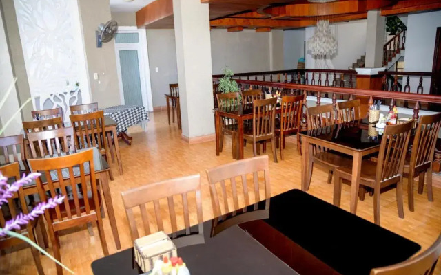 Ha Trinh Hotel