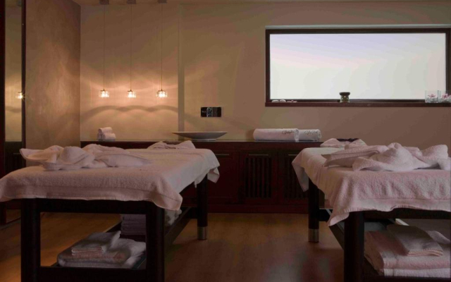 Valis Resort