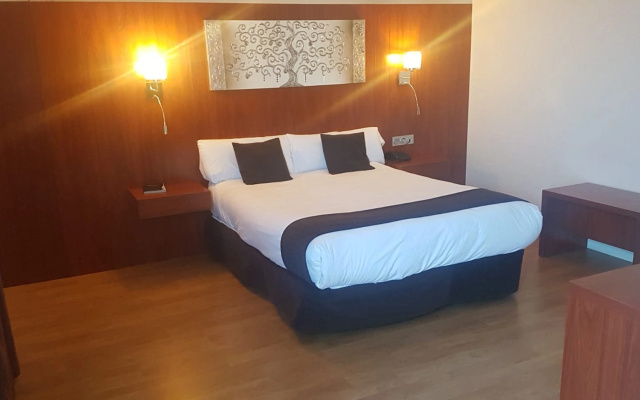 Hotel Familia Conde