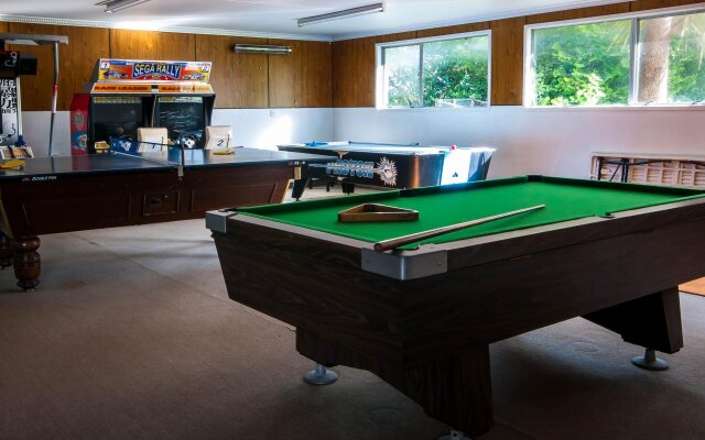 Charles Court Motel
