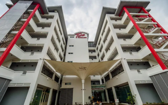 Tune Hotel KLIA Aeropolis