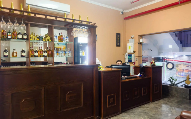 Laguardia Hotel