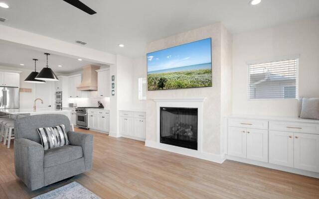 9866beachsidebeautypcwh - Beachside Beauty at Surfview Paradise