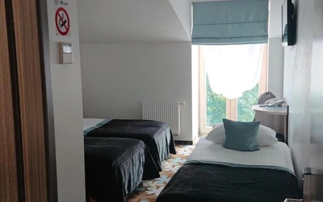 Algiro Hotel