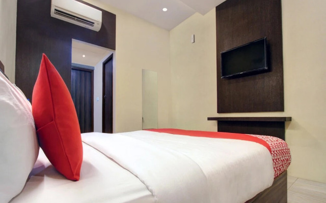 OYO 30970 AAR Royal Residency