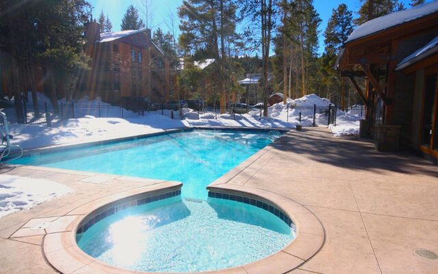 The Lift 210 - 3BR Condo