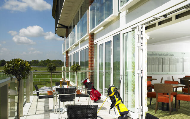 Lingfield Park Marriott Hotel & Country Club