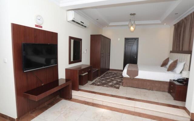 Samaya Suites