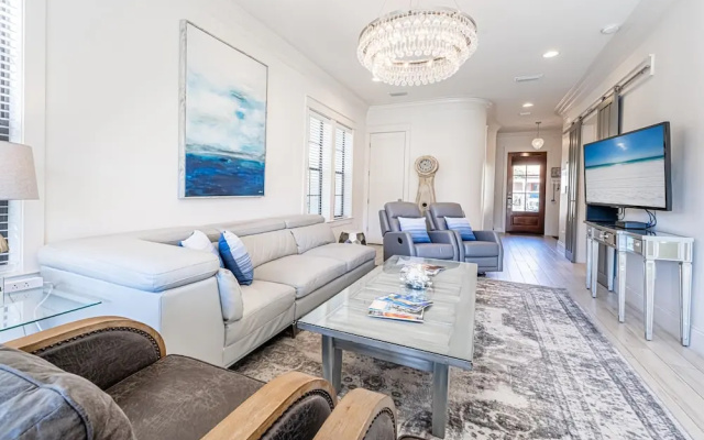 Villa Lago 1945 - 4BR 4b.5a -