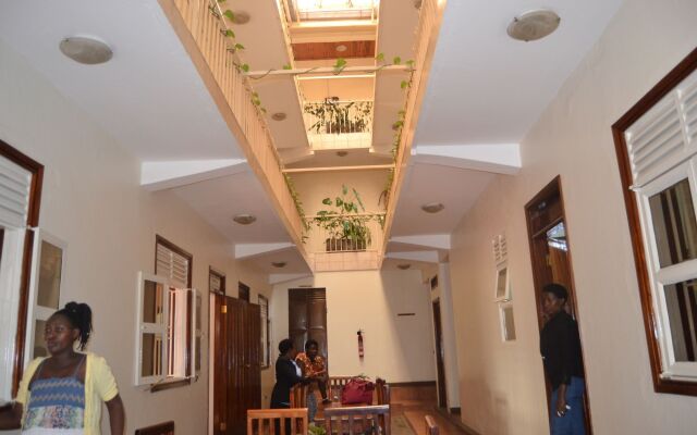 Raja Excelsior Hotel