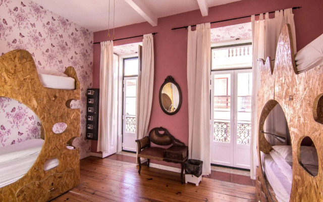 Alfama Patio Hostel