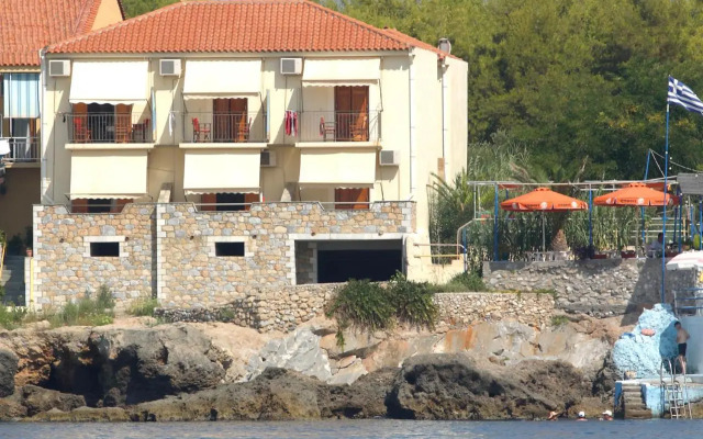 Alkyoni Apartments