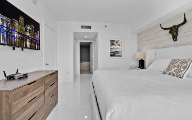 Icon Brickell Downtown W Miami Suites