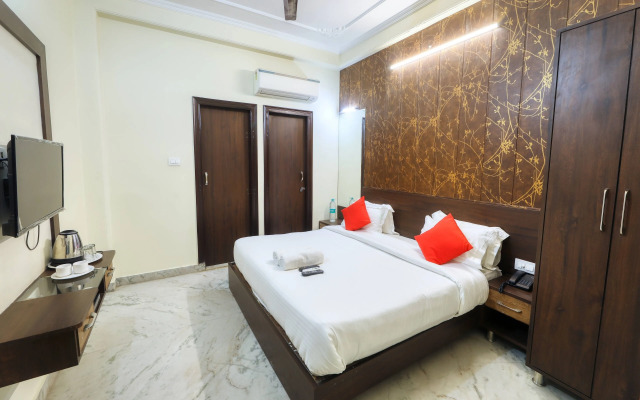 OYO 24106 Shri Raj Laxmi Palace