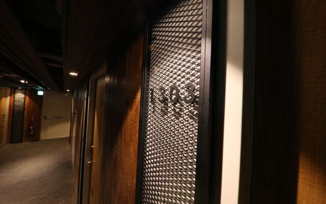 Central Land Hotel