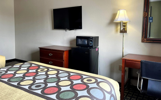 Super 8 by Wyndham Madison IN