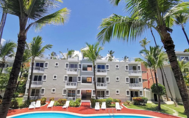 Tropicana Suites Deluxe Beach Club & Pool