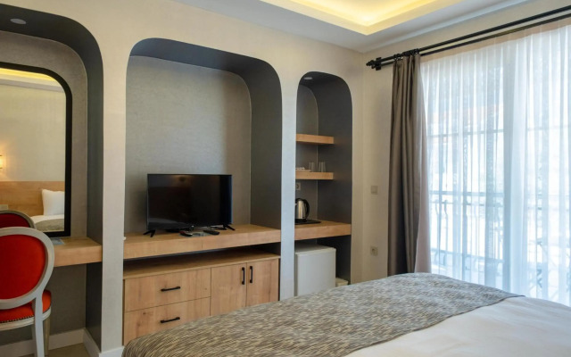 Sea Breeze Hotel & Apartments