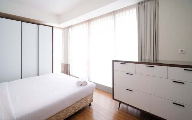 Homey 3Br With Private Lift At Grand Sungkono Lagoon Apartment