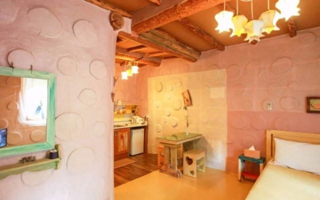 Pyeongchang Dolbaenamu Segeuru Pension