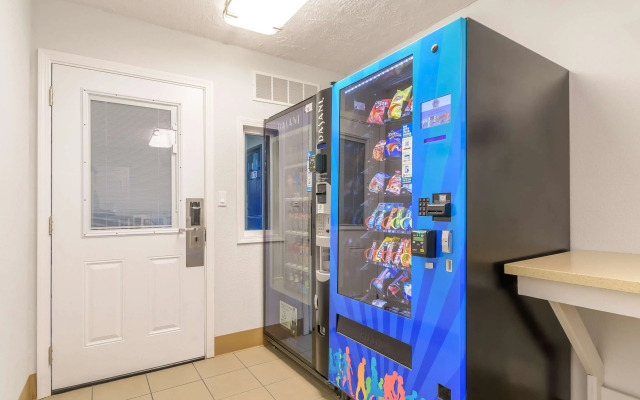 Studio 6 Hayward, Ca – Silicon Valley Gateway