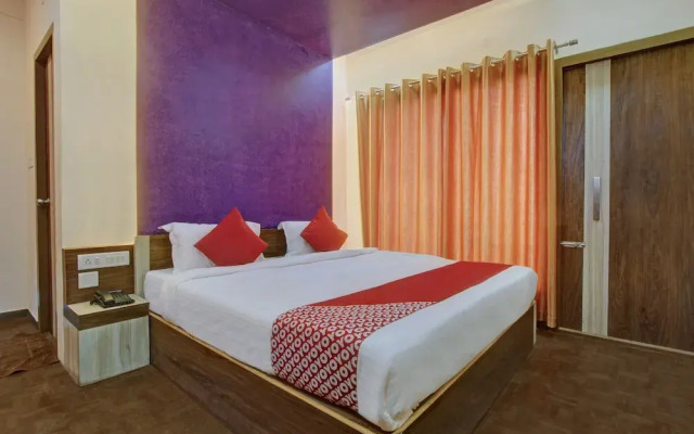 Oyo 27753 Kasa Luxury Inn