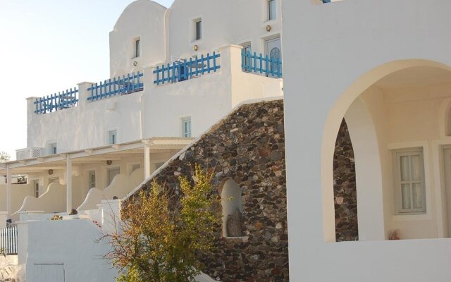 Mr and Mrs White Santorini