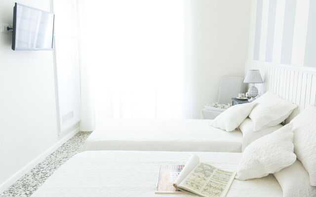 Lungomare Rooms & Charme