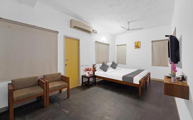 OYO Townhouse 1005 G Silver Hotels & Resorts