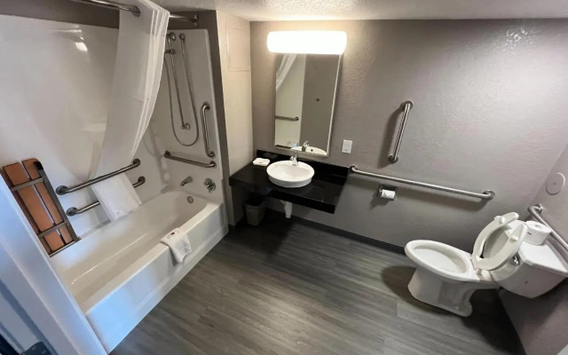 Motel 6 Council Bluffs, IA - Omaha East