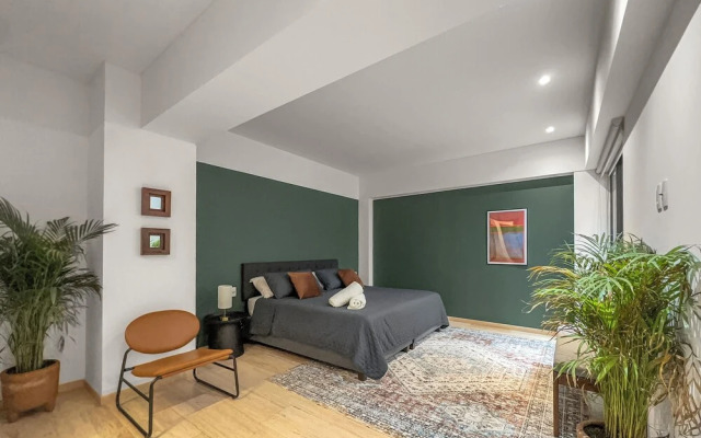 23Gh3 2BR 2.5 Baths with a Private Patio