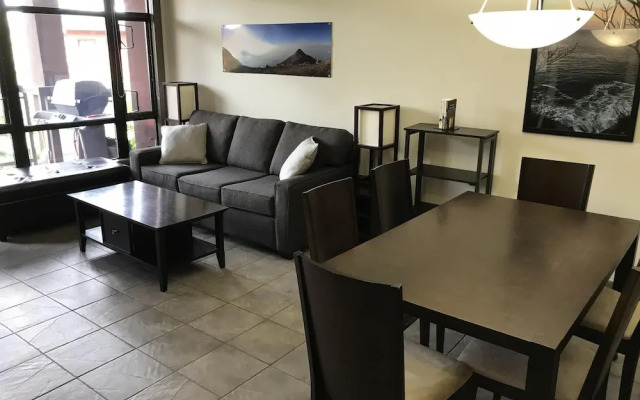 Upper Floor w/ Courtyard View #550