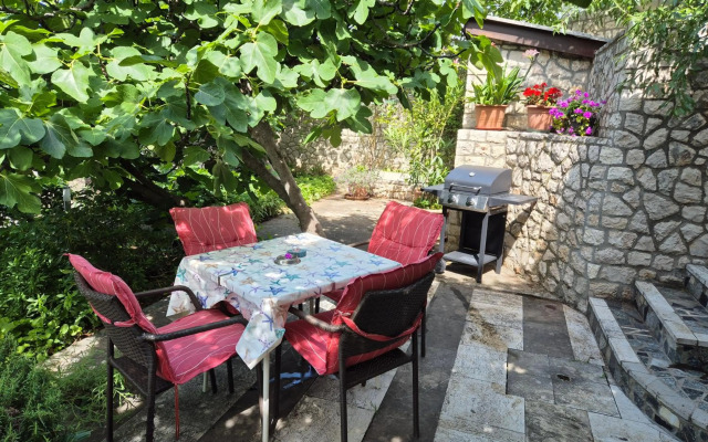 Lovely 2-bedroom apartment in Novi Vinodolski