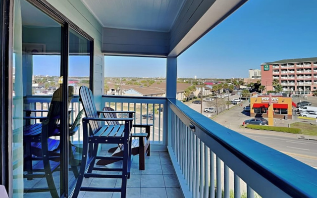 Casa Del Mar 3 by Ryson Vacation Rentals