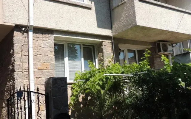 Holiday House