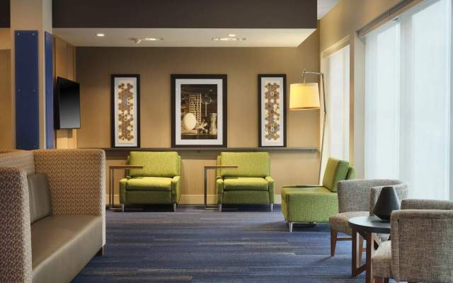 Holiday Inn Express & Suites Lockport by IHG