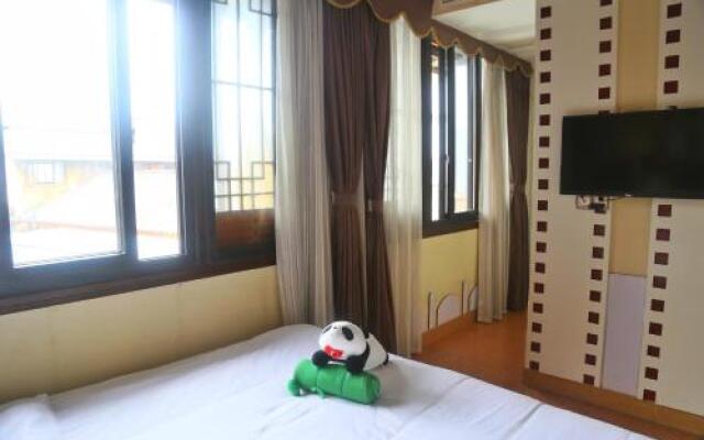 Many Panda Inn Emeishan