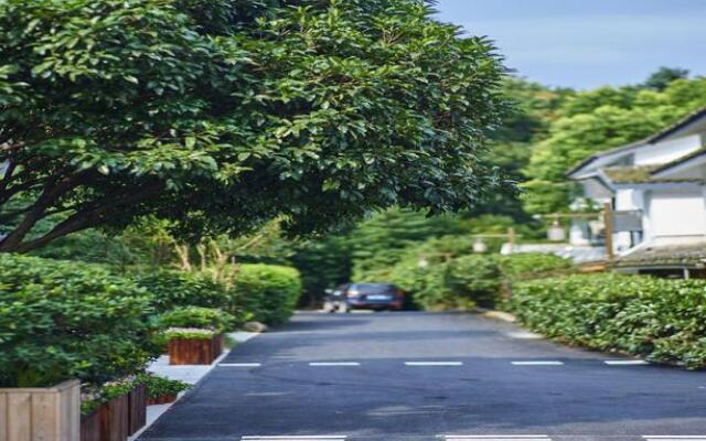 T innn · West Lake | Yueshang Yunshe Homestay (Hangzhou Taiziwan Park Branch)