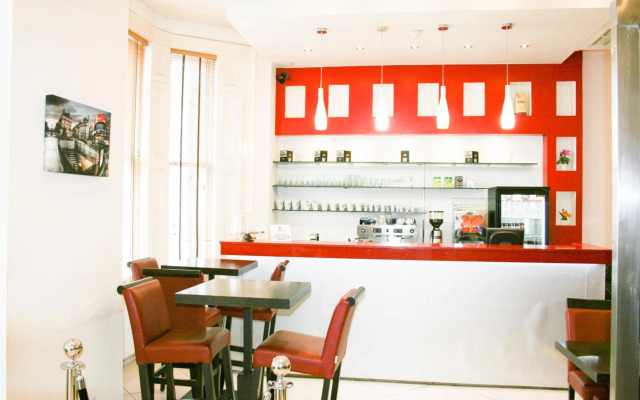 Cromwell International Hotel