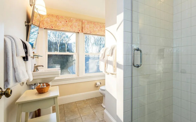 Bass Cottage & Ullikana