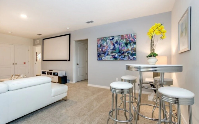 Oakwood Street Villa Solterra 1