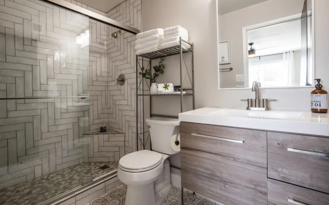 Scottsdale 83rd Row 4 Bedroom Townhouse by RedAwning