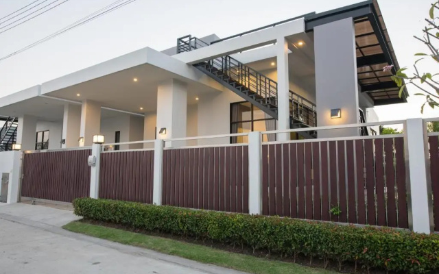 WE by Sirin Pool Villa Huahin