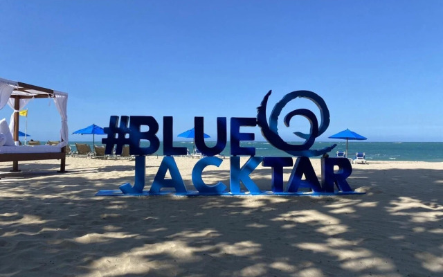 Georgeus 4BR Apartment at Blue Jacktar