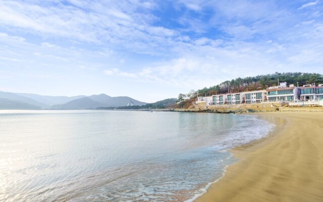 Namhae Lounge 32 Resort A