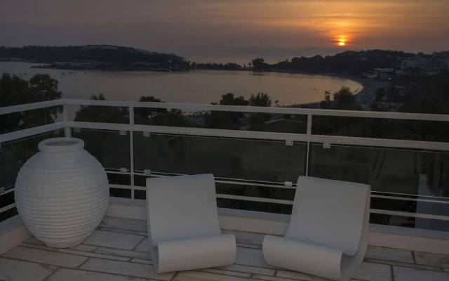 Luxury penthouse with stunning riviera view by GHH