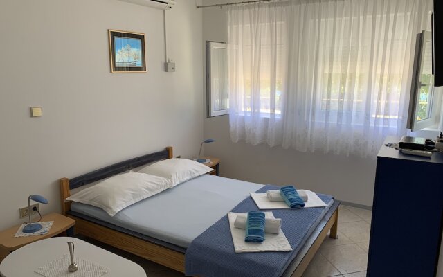 Apartments Mate with pool