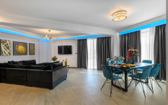 Cens Platinum Luxury Suites
