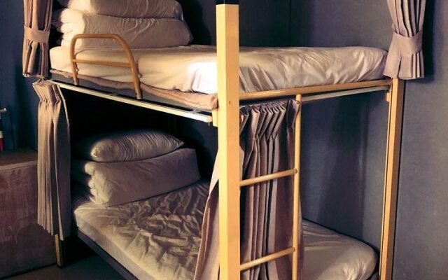 Peter's Cafe & Hostel