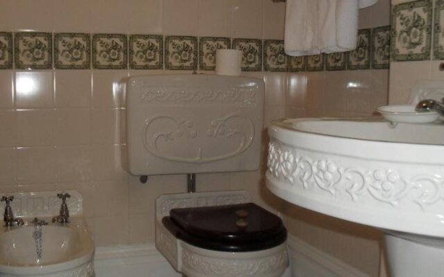 Heddon's Gate Hotel